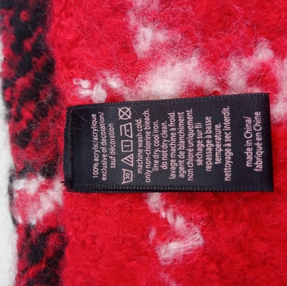 NWOT Victoria's Secret Plaid Neck Scarf
